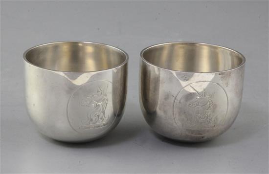 A pair of modern silver tumbler cups, William Comyns & Sons Ltd, 9 oz.